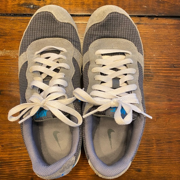 Women’s Sneakers - Picture 2 of 5